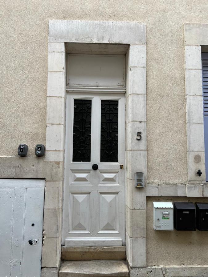 Charmant T2 Plein Centre Ville Et Proche Gare Bourges Exterior foto
